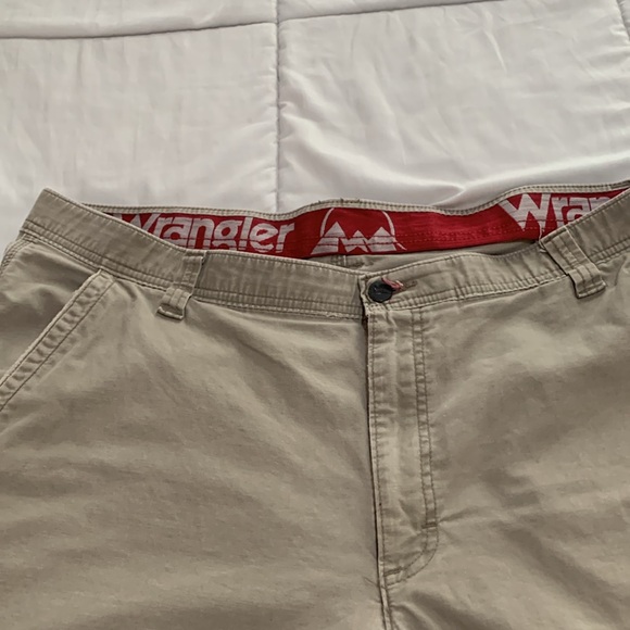 Khaki pants - Picture 7 of 8